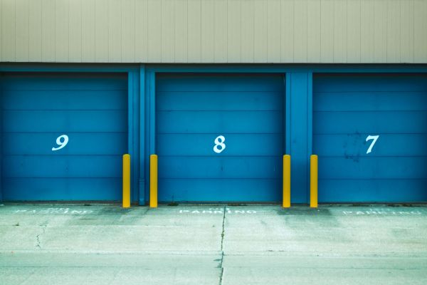 Location de box et garde-meuble à La Rochelle : solutions de stockage pratiques et sécurisées
